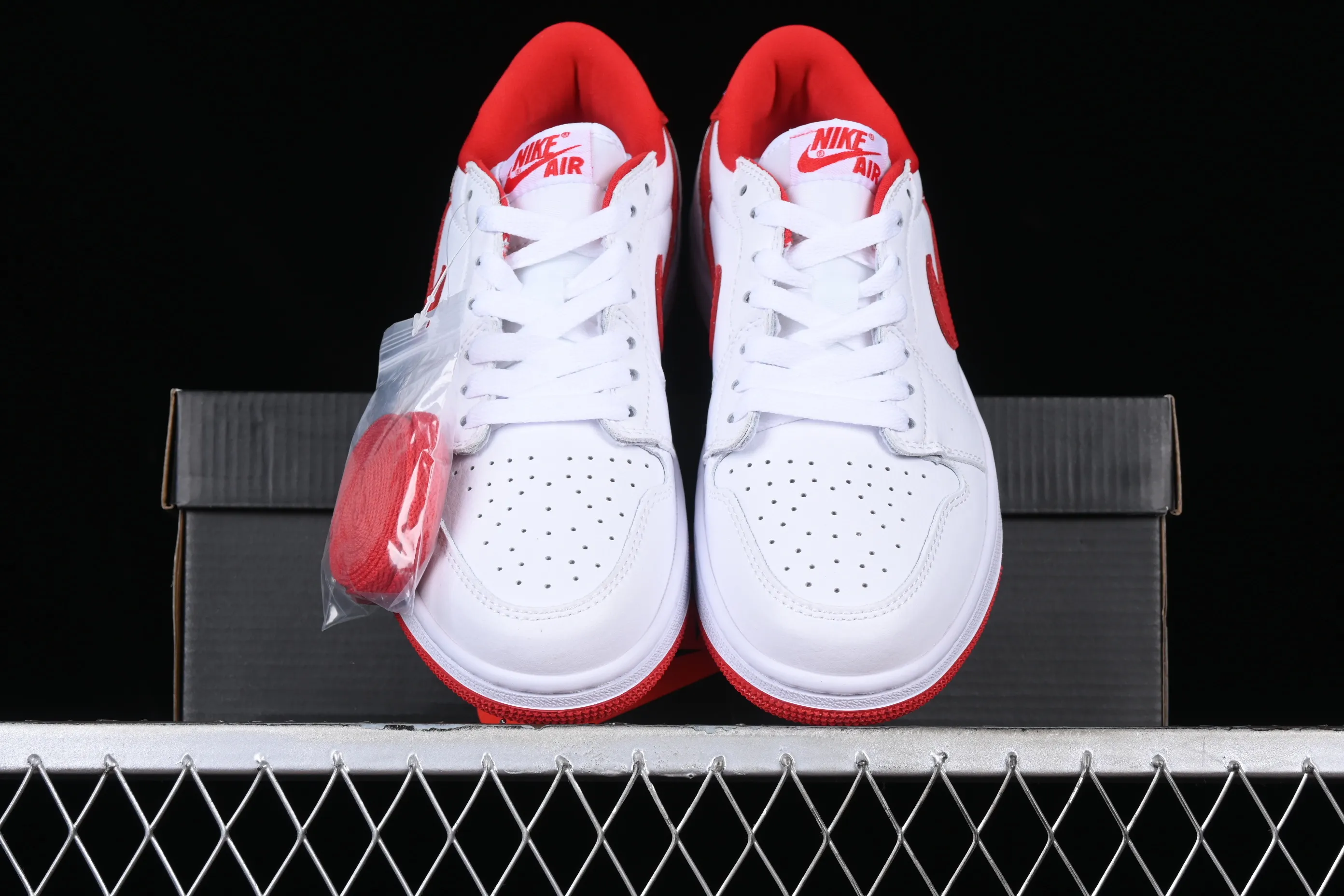 All categories Air Jordan Jordan series basketball shoes Air Jordan 1 Low Z version Air Jordan 1 Low AJ1 Joe 1 silver red low-top cultural casual sneakers CZ0790-161